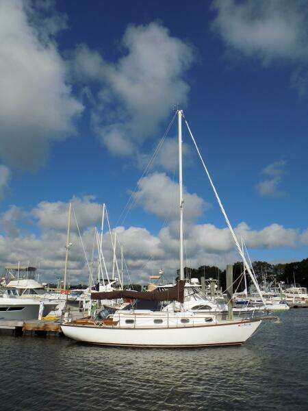 Peregrine 30ft Cape Dory Yacht For Sale