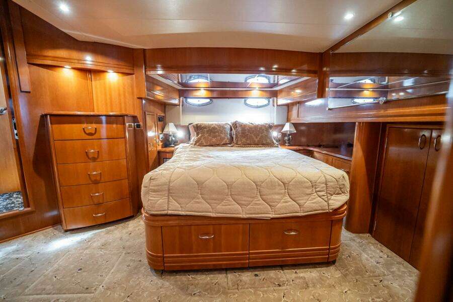 Sound Traveler 56ft Carver Yacht For Sale