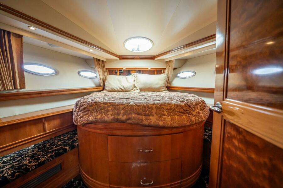 Sound Traveler 56ft Carver Yacht For Sale