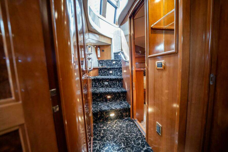 Sound Traveler 56ft Carver Yacht For Sale