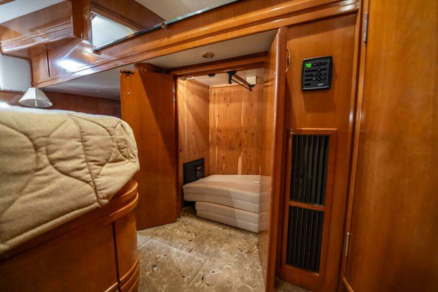 Sound Traveler 56ft Carver Yacht For Sale