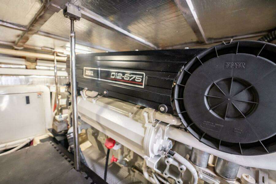 Sound Traveler 56ft Carver Yacht For Sale