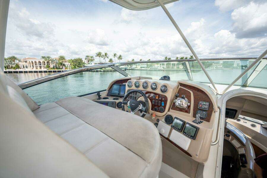 Sound Traveler 56ft Carver Yacht For Sale
