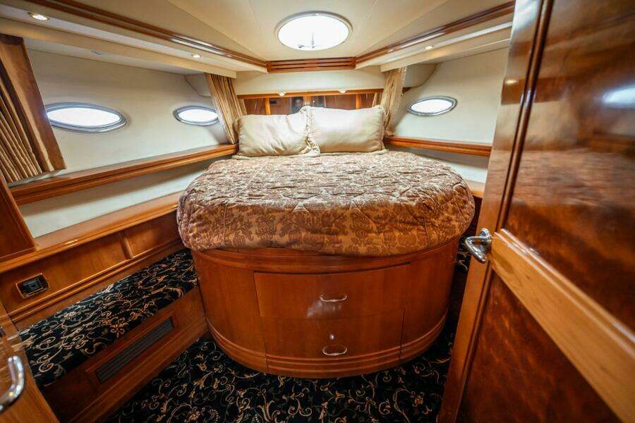 Sound Traveler 56ft Carver Yacht For Sale