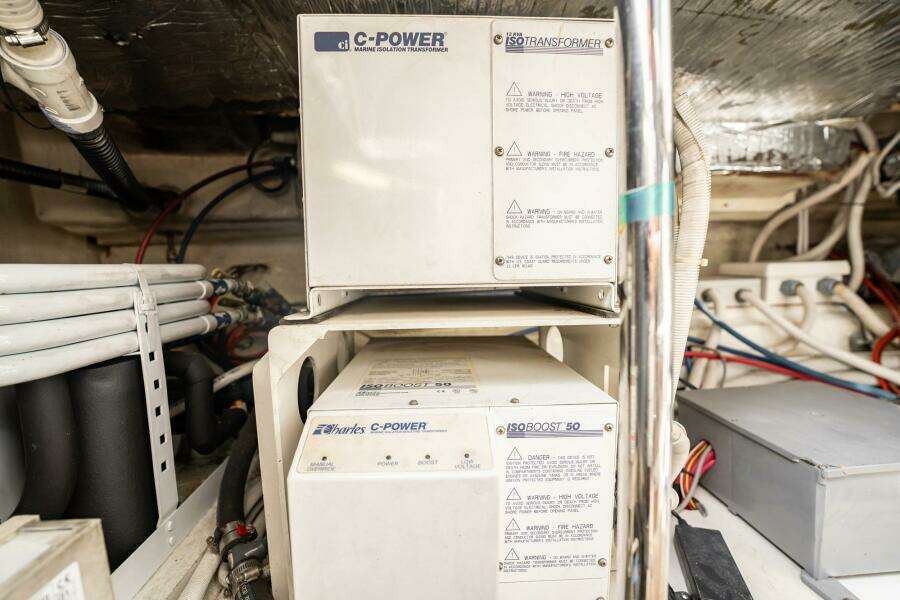 Sound Traveler 56ft Carver Yacht For Sale