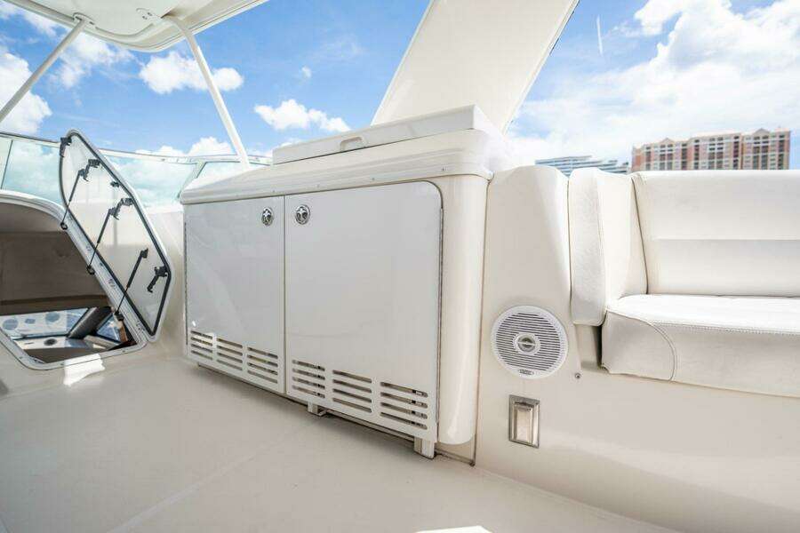 Sound Traveler 56ft Carver Yacht For Sale