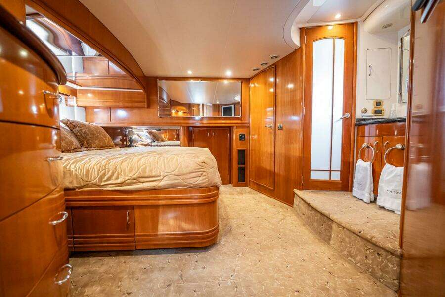 Sound Traveler 56ft Carver Yacht For Sale