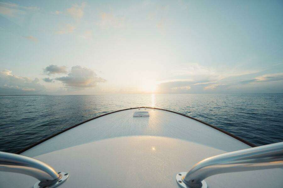 DOG HOUSE 40ft F amp S Yacht For Sale