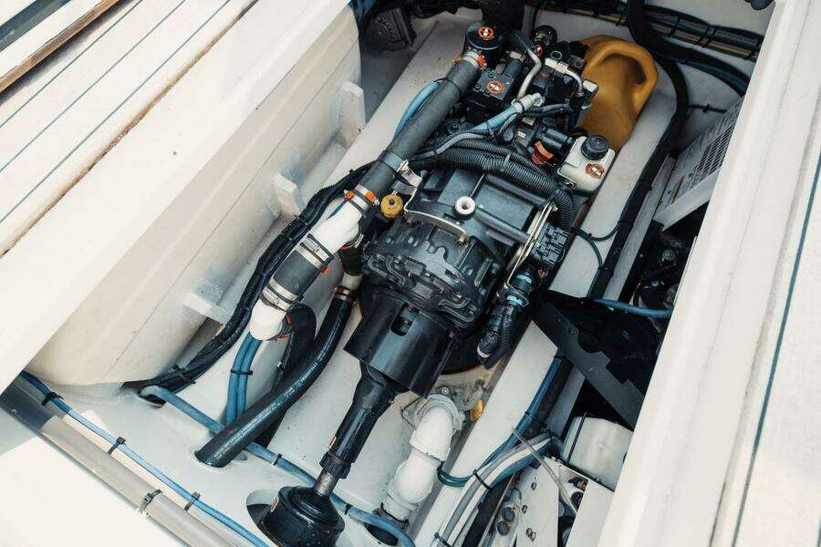 DOG HOUSE 40ft F amp S Yacht For Sale