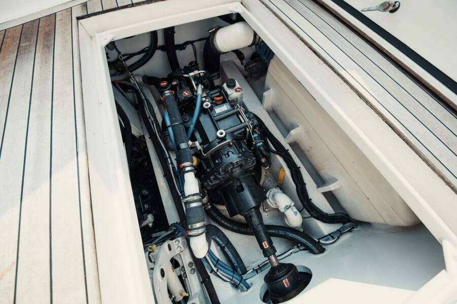 DOG HOUSE 40ft F amp S Yacht For Sale