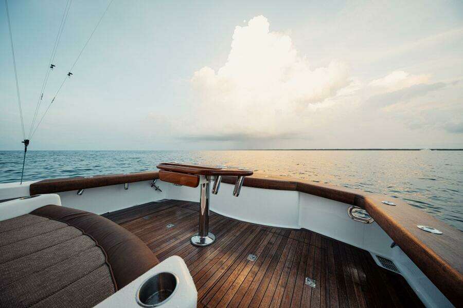 DOG HOUSE 40ft F amp S Yacht For Sale