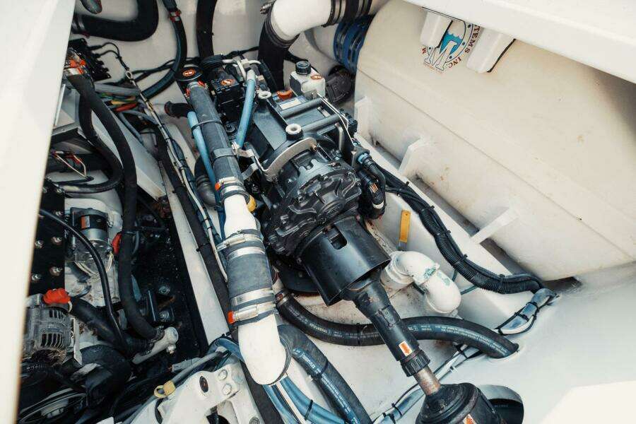 DOG HOUSE 40ft F amp S Yacht For Sale