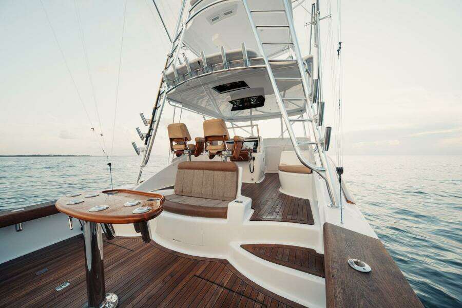 DOG HOUSE 40ft F amp S Yacht For Sale
