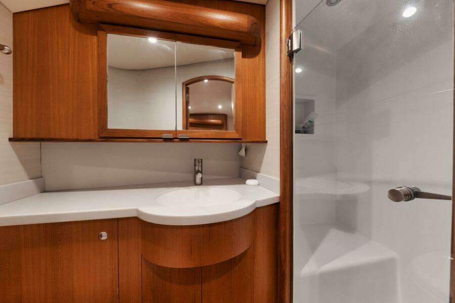 DOG HOUSE 40ft F amp S Yacht For Sale