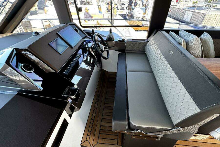 42ft Galeon Yacht For Sale