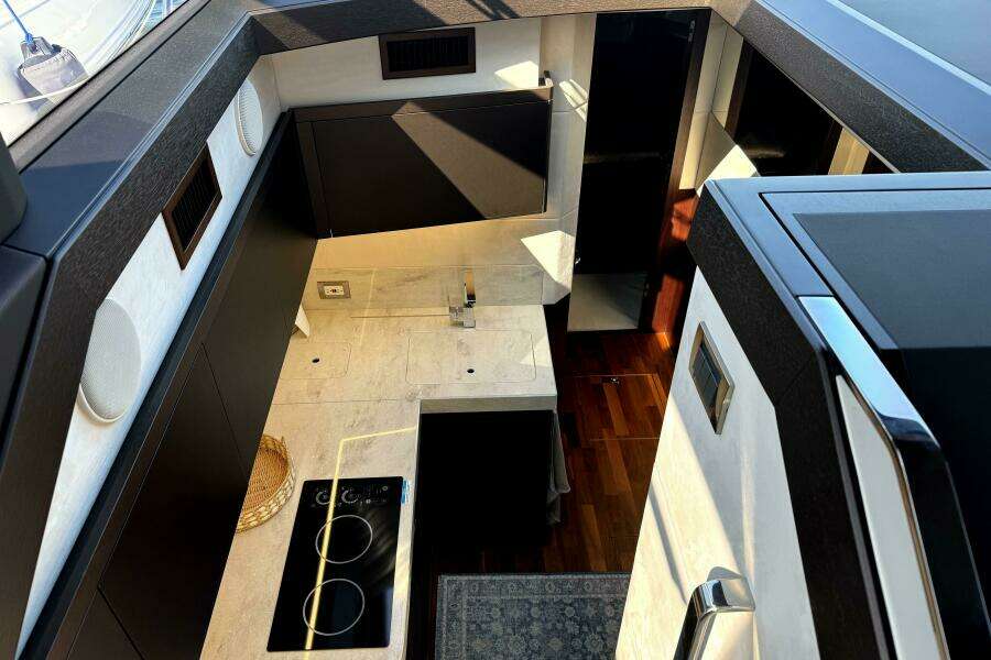42ft Galeon Yacht For Sale
