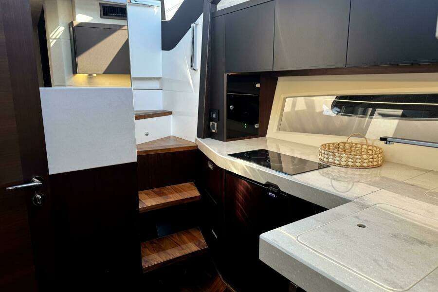 42ft Galeon Yacht For Sale