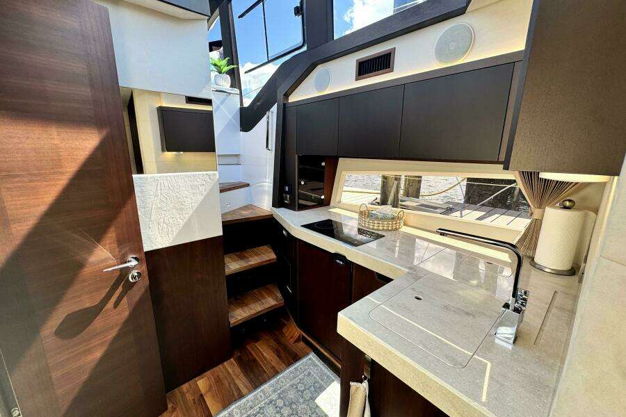 42ft Galeon Yacht For Sale