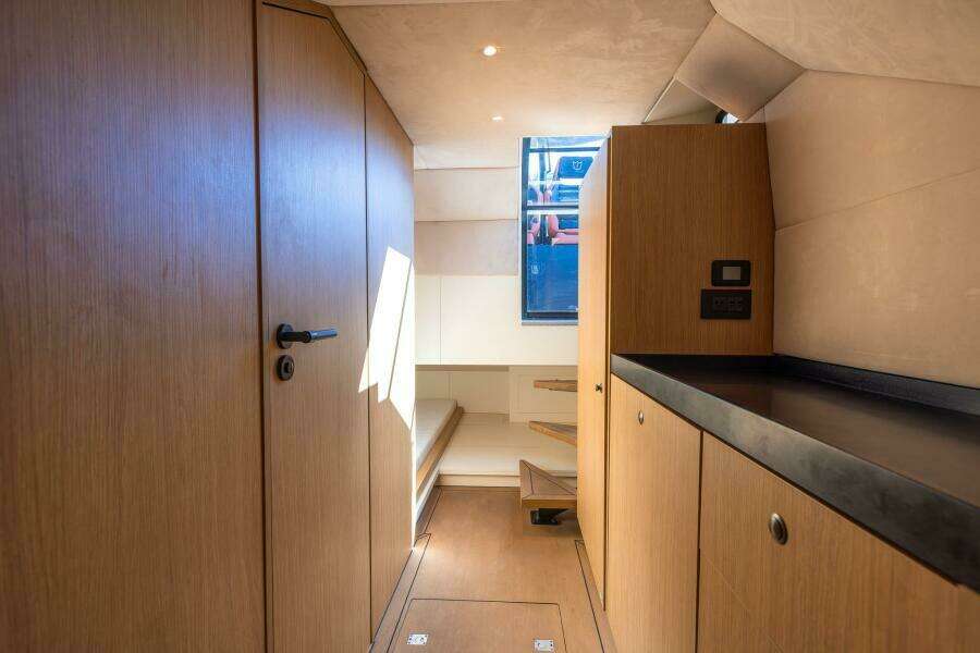 44ft Lekker Yacht For Sale