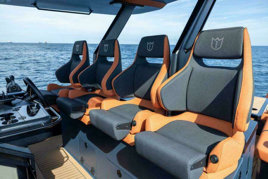44ft Lekker Yacht For Sale