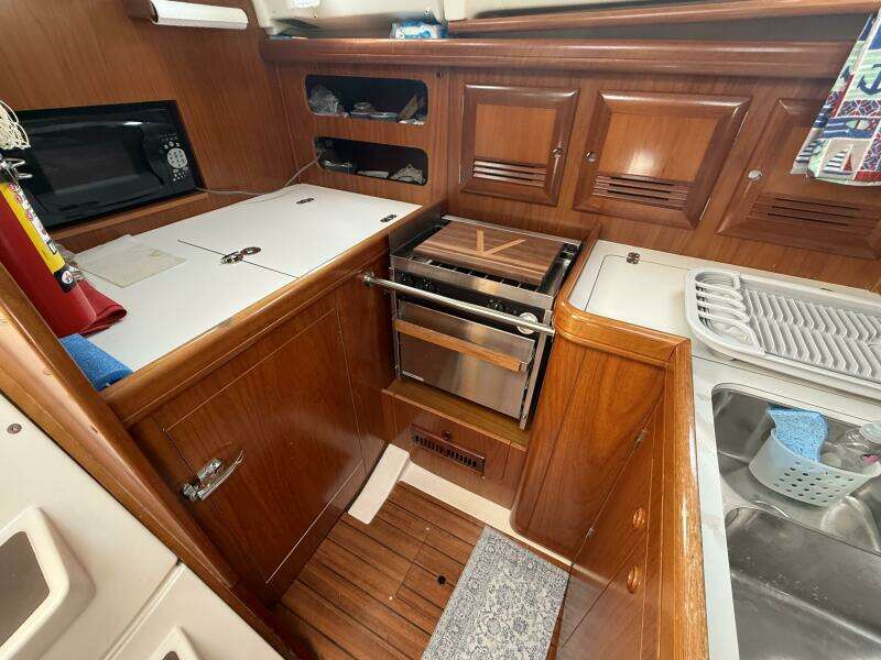 36ft Beneteau Yacht For Sale