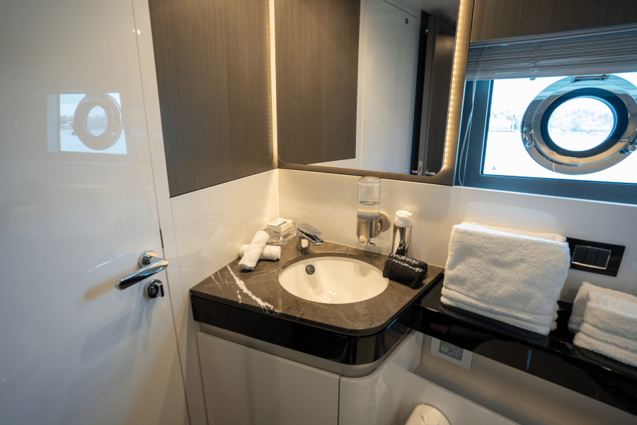 70ft Azimut Yacht For Sale