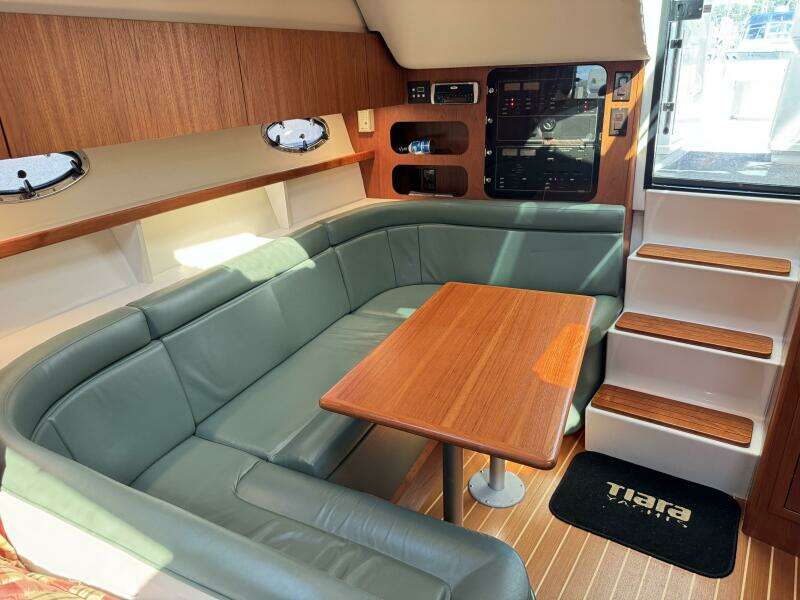 31ft Tiara Yachts Yacht For Sale