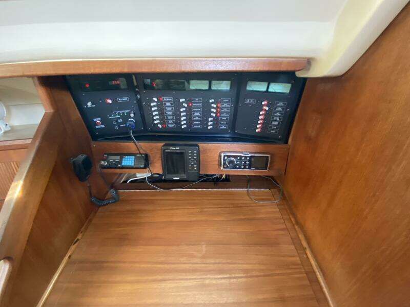 Lyoness 37ft Hunter Yacht For Sale