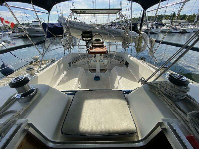 Lyoness 37ft Hunter Yacht For Sale