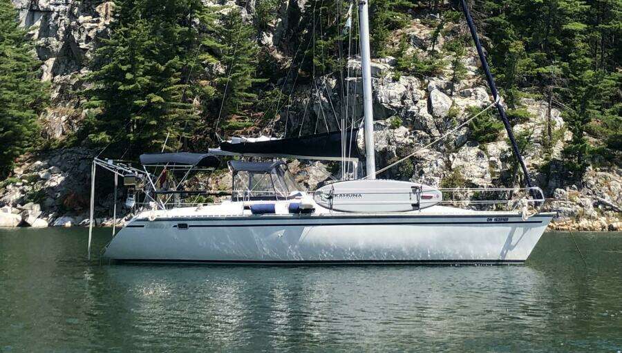 Lyoness 37ft Hunter Yacht For Sale