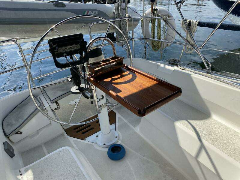 Lyoness 37ft Hunter Yacht For Sale