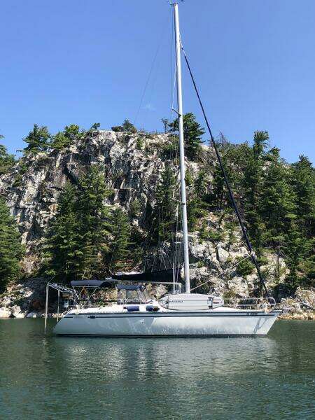 Lyoness 37ft Hunter Yacht For Sale