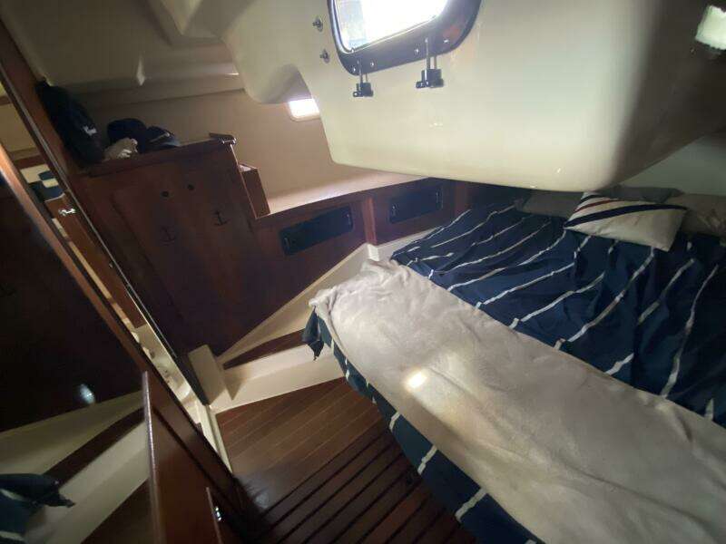 Lyoness 37ft Hunter Yacht For Sale