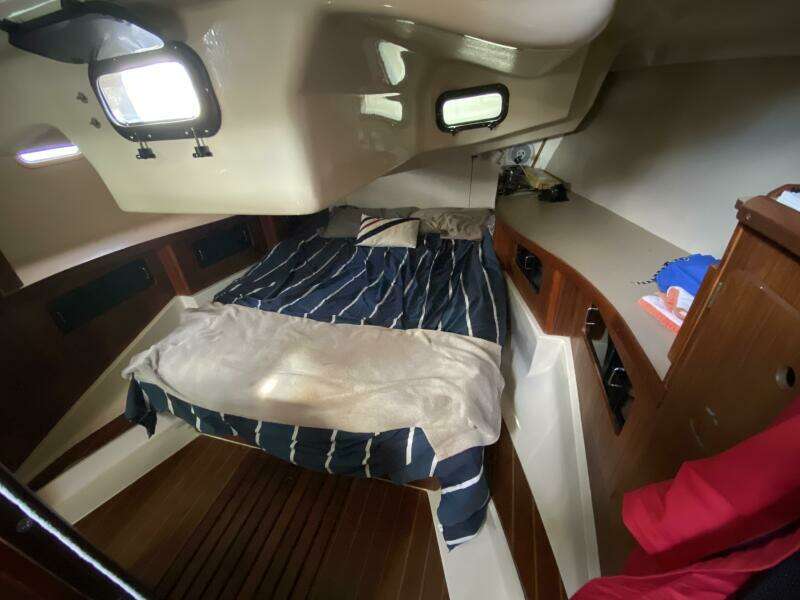 Lyoness 37ft Hunter Yacht For Sale