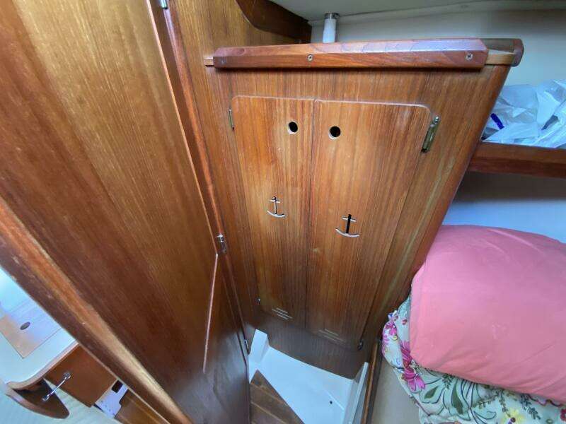 Lyoness 37ft Hunter Yacht For Sale