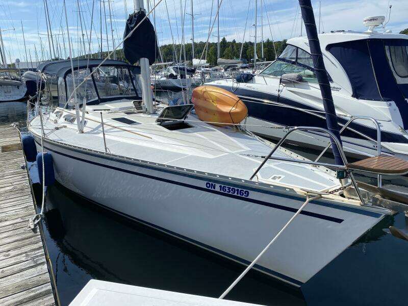 Lyoness 37ft Hunter Yacht For Sale