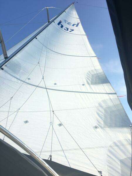 Lyoness 37ft Hunter Yacht For Sale