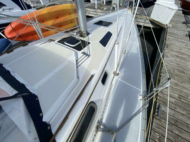 Lyoness 37ft Hunter Yacht For Sale