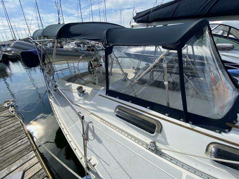 Lyoness 37ft Hunter Yacht For Sale