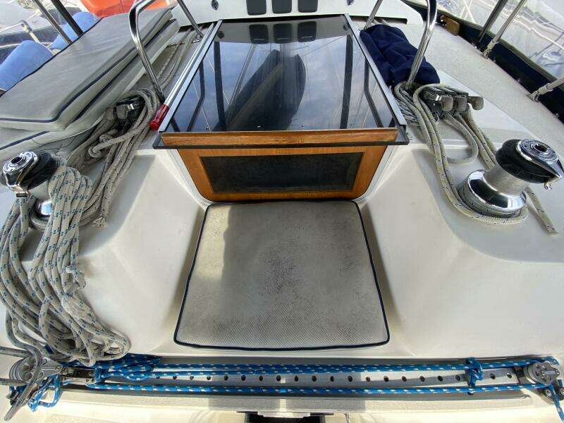 Lyoness 37ft Hunter Yacht For Sale