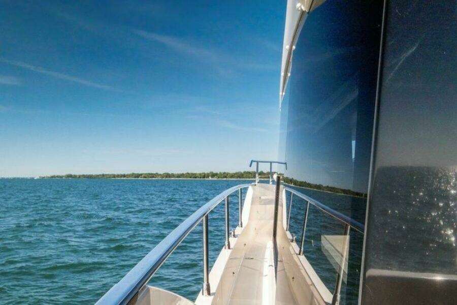 48ft Absolute Yacht For Sale