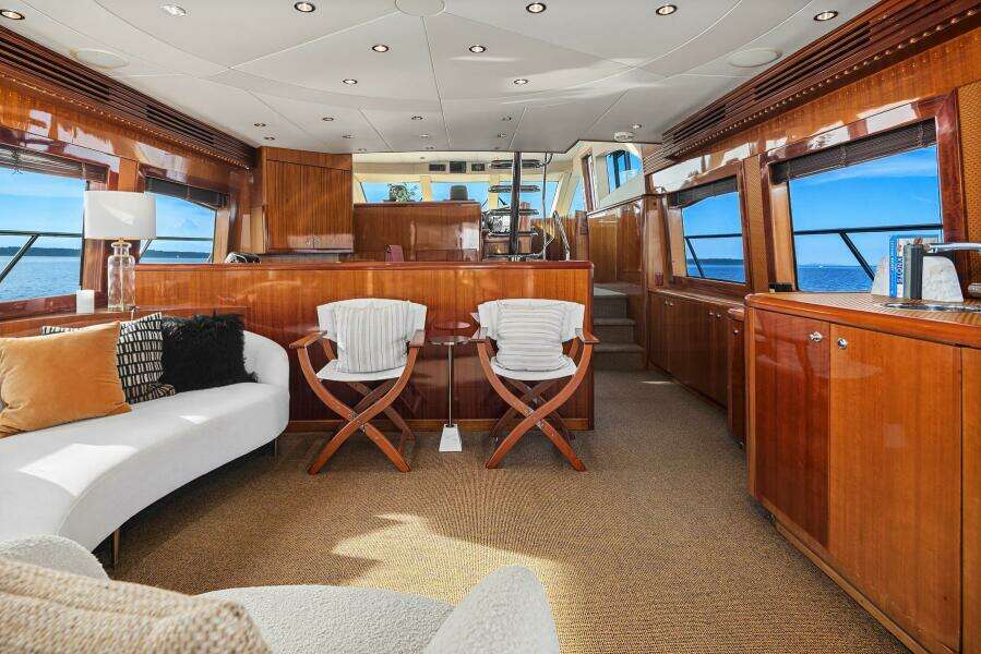 BELLISSIMO 63ft Hatteras Yacht For Sale