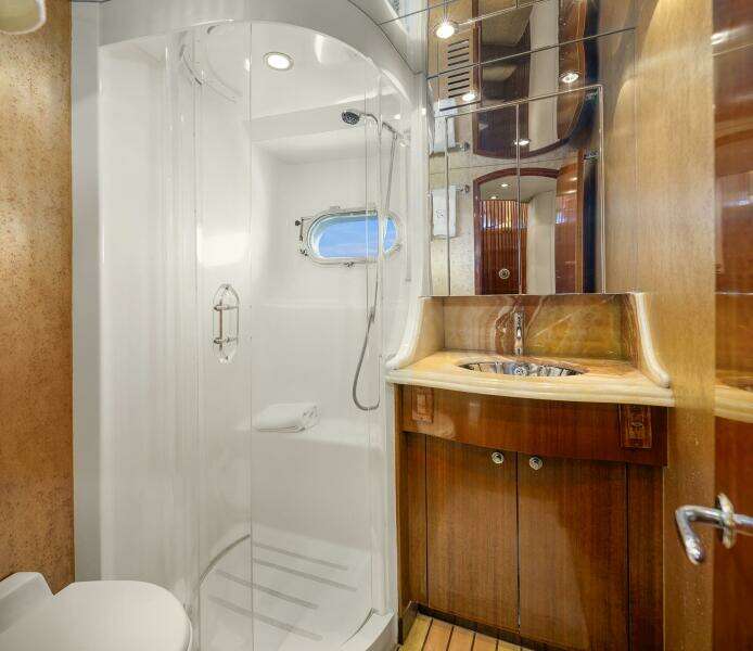 BELLISSIMO 63ft Hatteras Yacht For Sale
