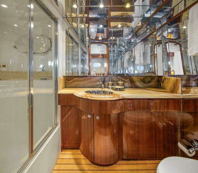 BELLISSIMO 63ft Hatteras Yacht For Sale