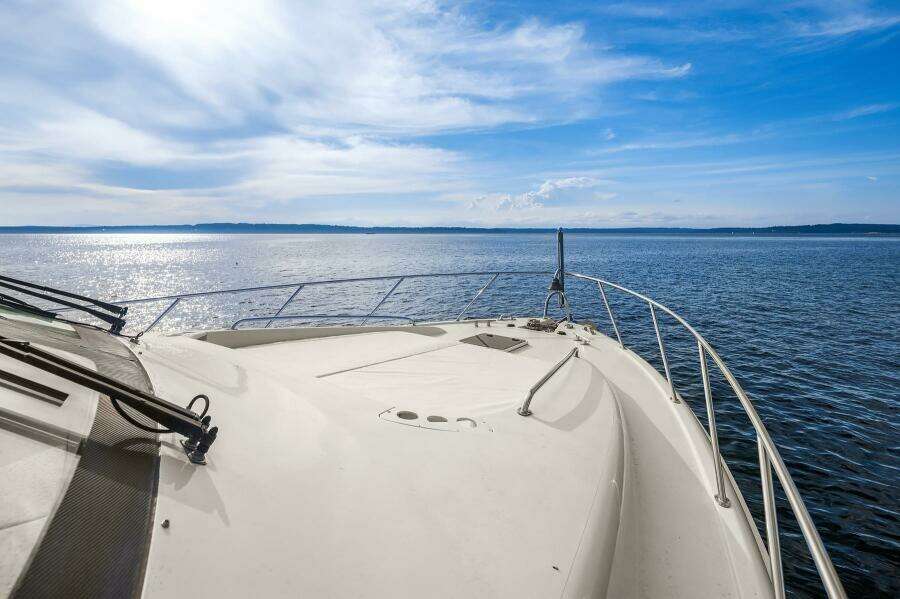 BELLISSIMO 63ft Hatteras Yacht For Sale