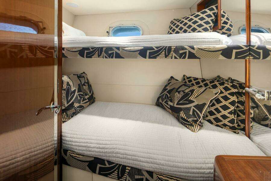 BELLISSIMO 63ft Hatteras Yacht For Sale