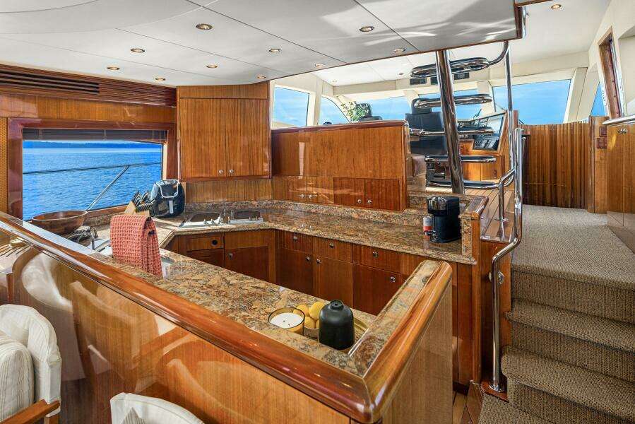 BELLISSIMO 63ft Hatteras Yacht For Sale