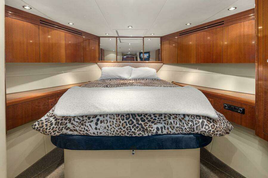 BELLISSIMO 63ft Hatteras Yacht For Sale