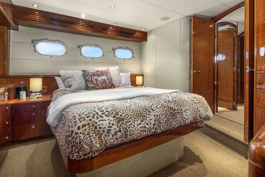 BELLISSIMO 63ft Hatteras Yacht For Sale