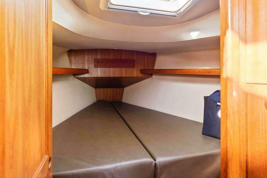 Plan Sea  38ft Hunter Yacht For Sale